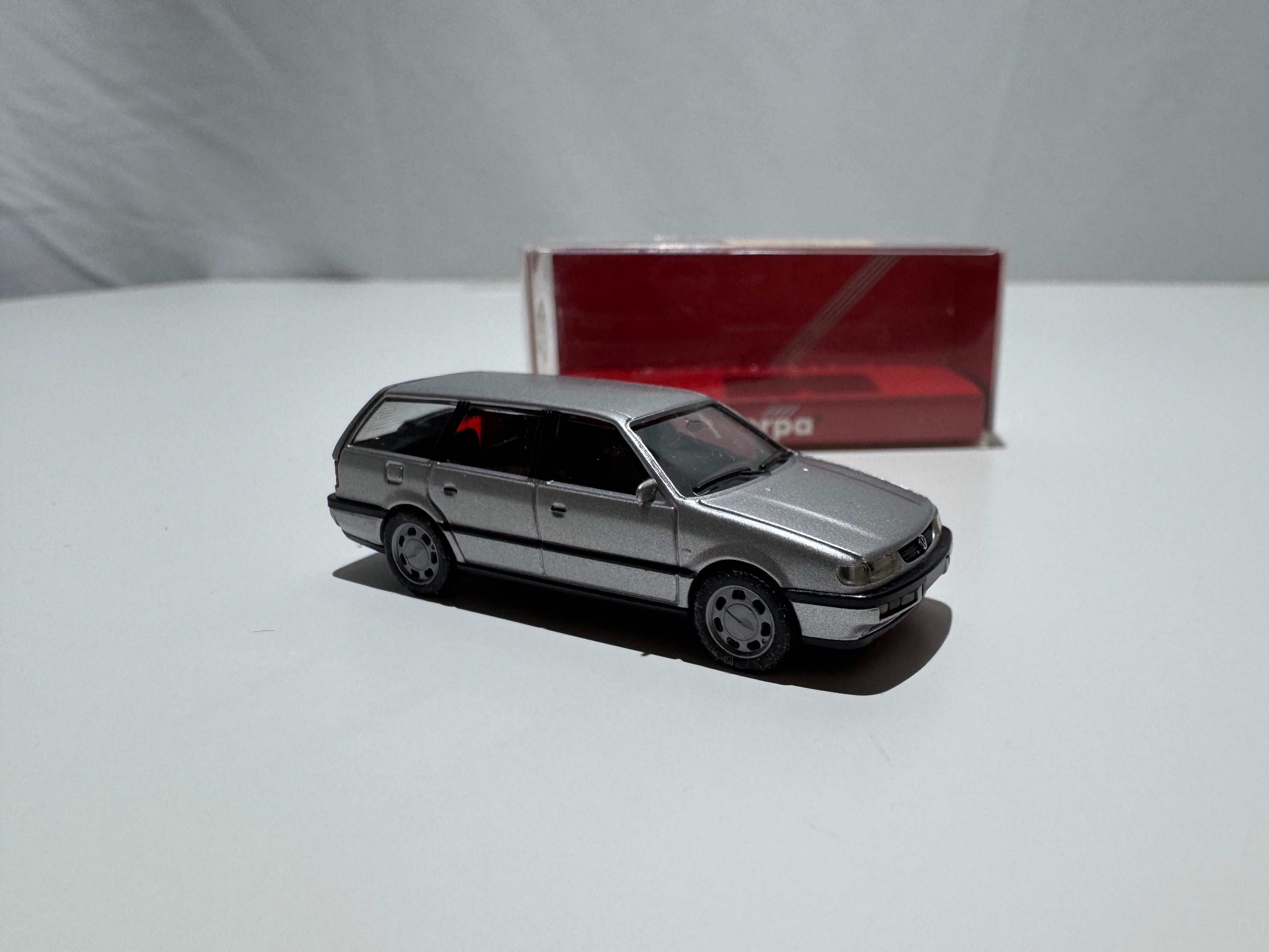1:87 Herpa VW Volkswagen Passat Variant Silber OVP #560