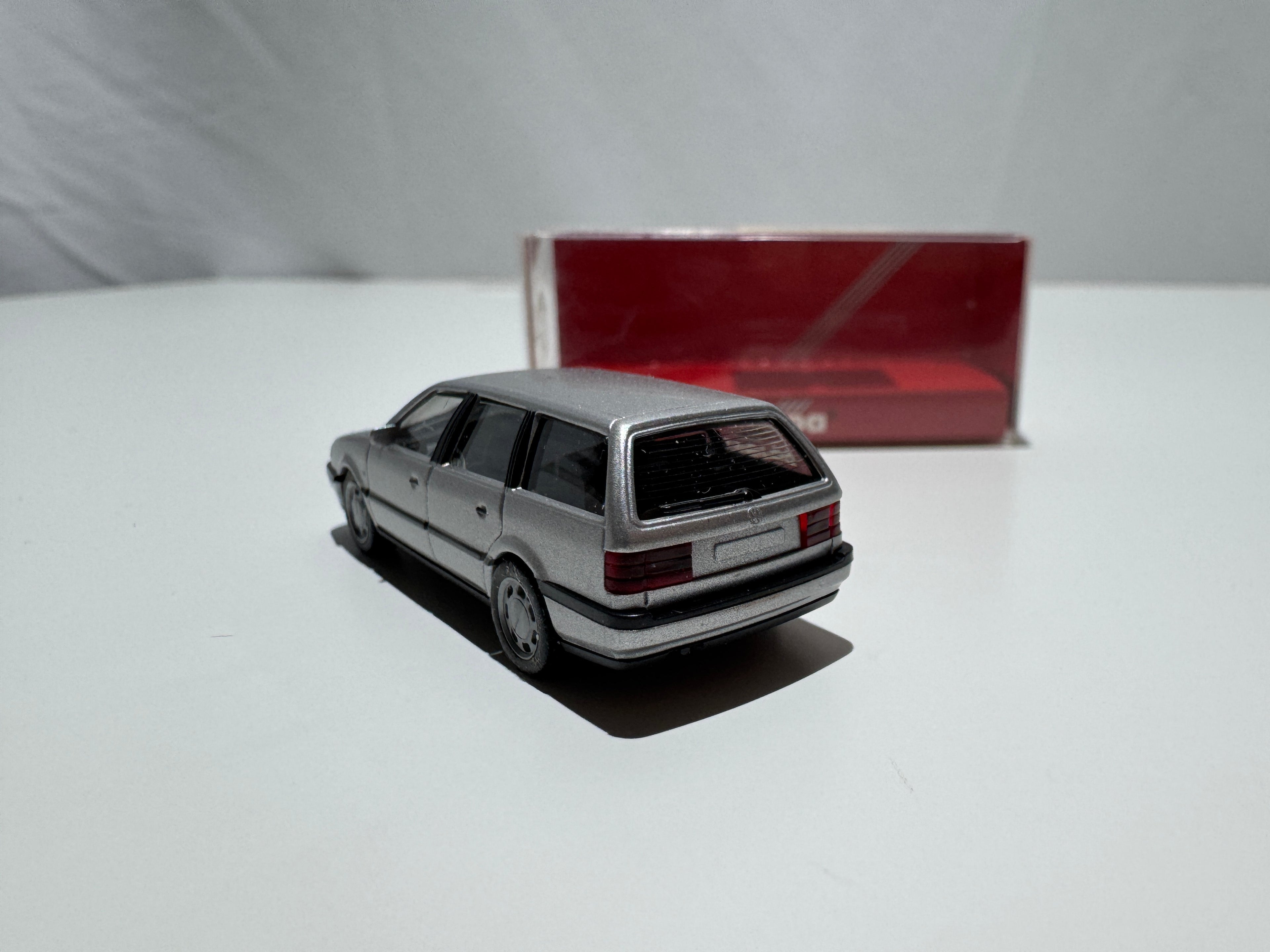 1:87 Herpa VW Volkswagen Passat Variant Silber OVP #560