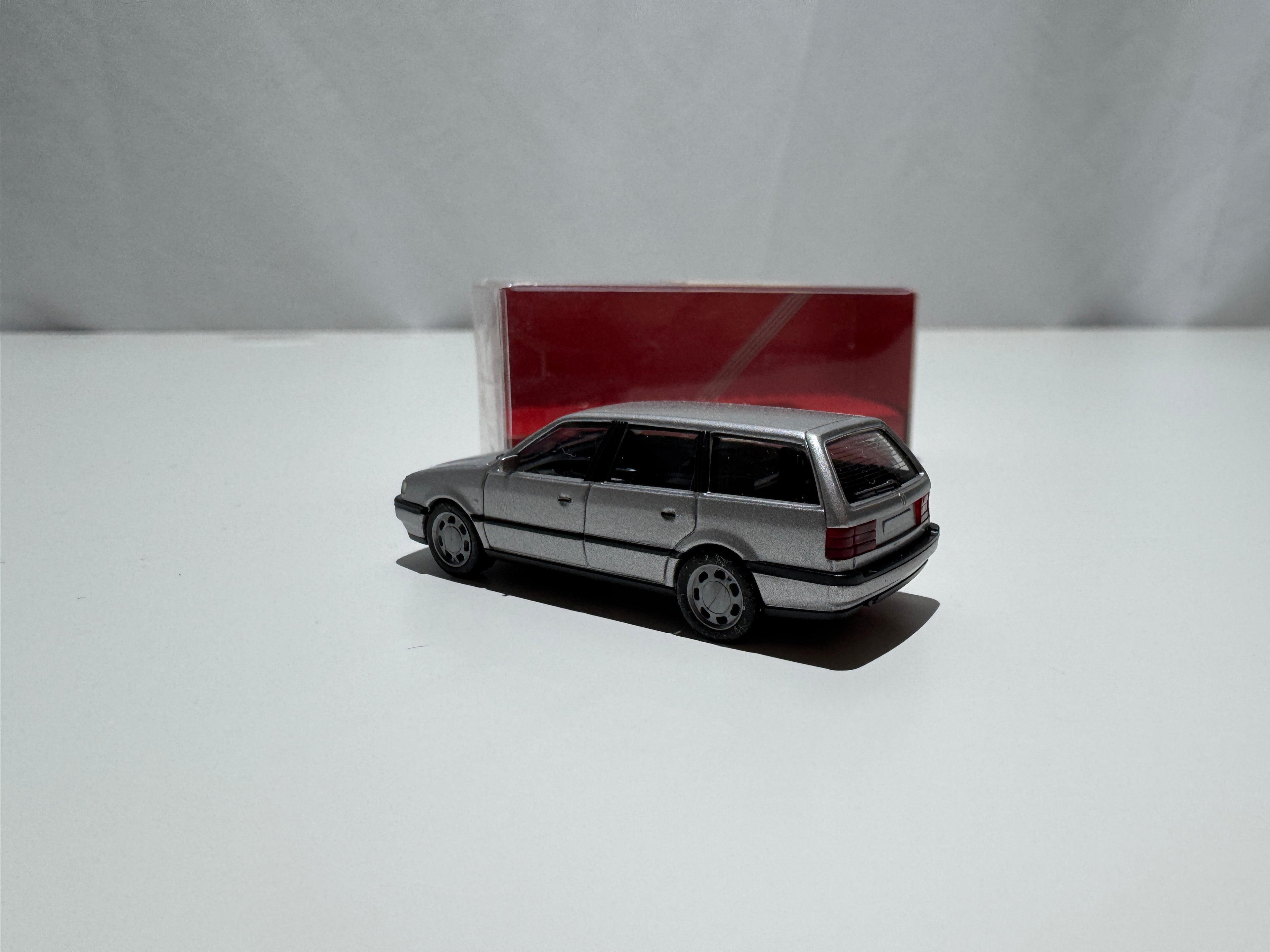 1:87 Herpa VW Volkswagen Passat Variant Silber OVP #560
