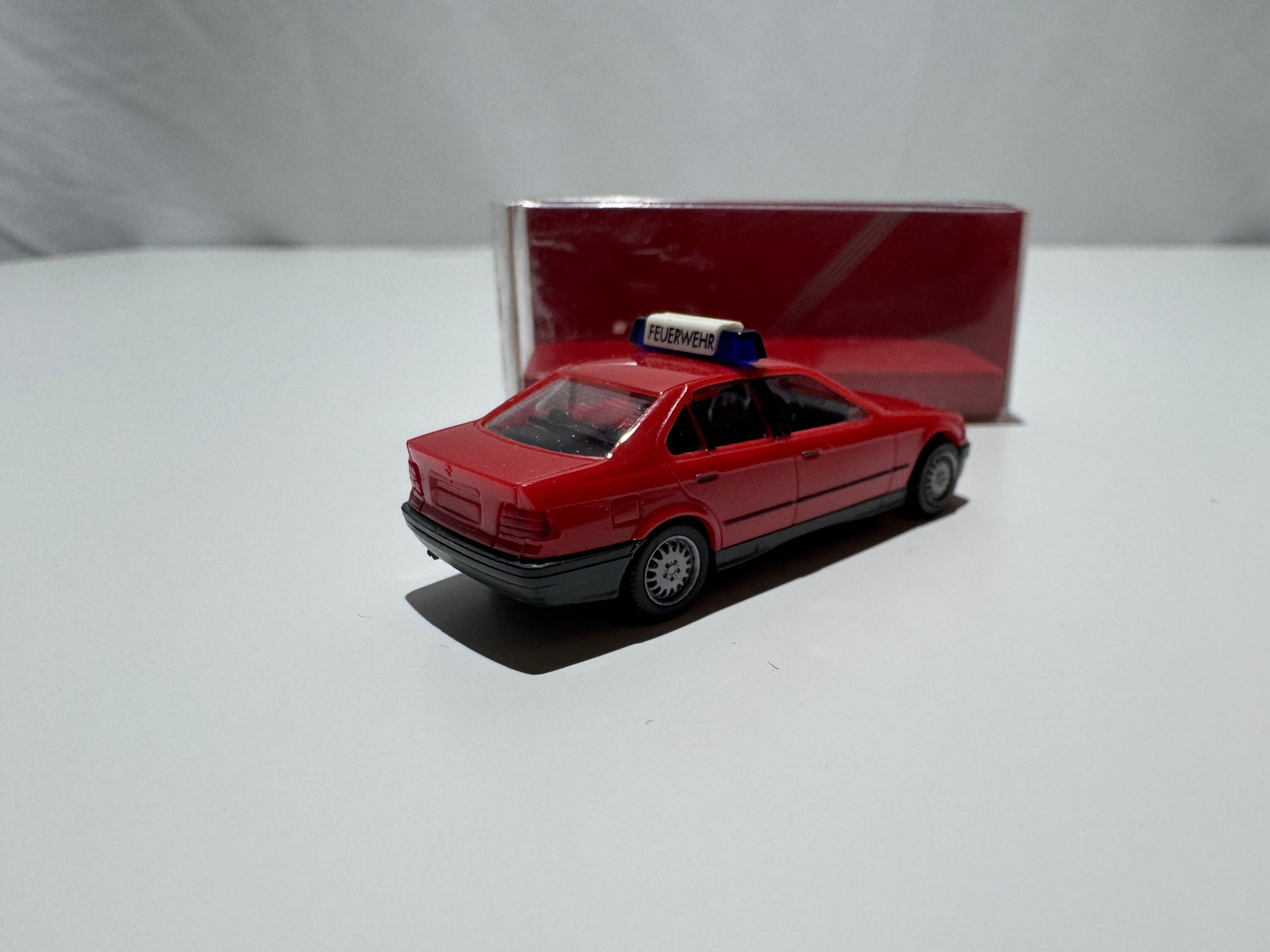 1:87 Herpa BMW E36 325i Limousine Feuerwehr Rot OVP #563