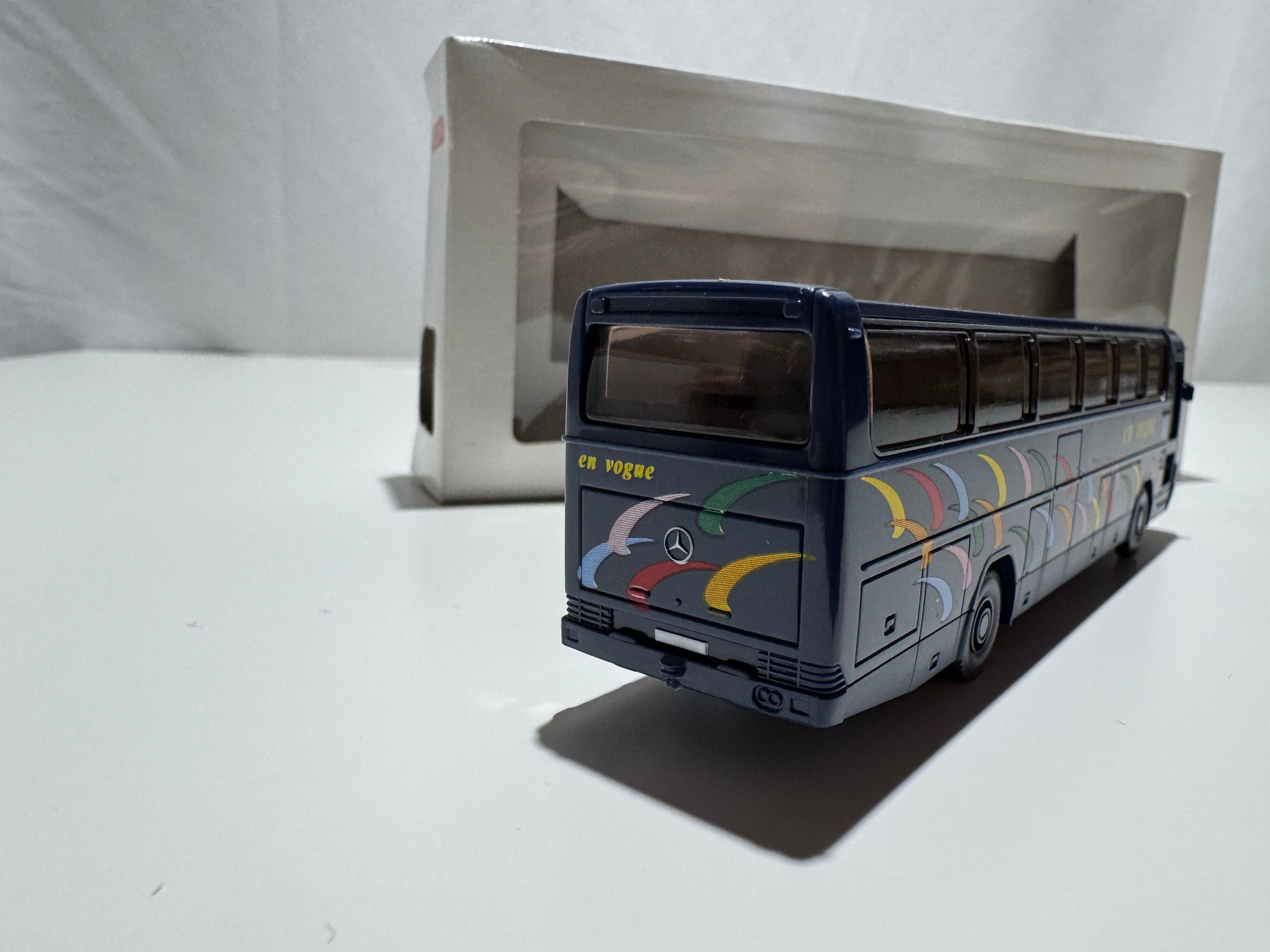1:87 Wiking Mercedes-Benz O303 RHD Reisebus Blau OVP #572
