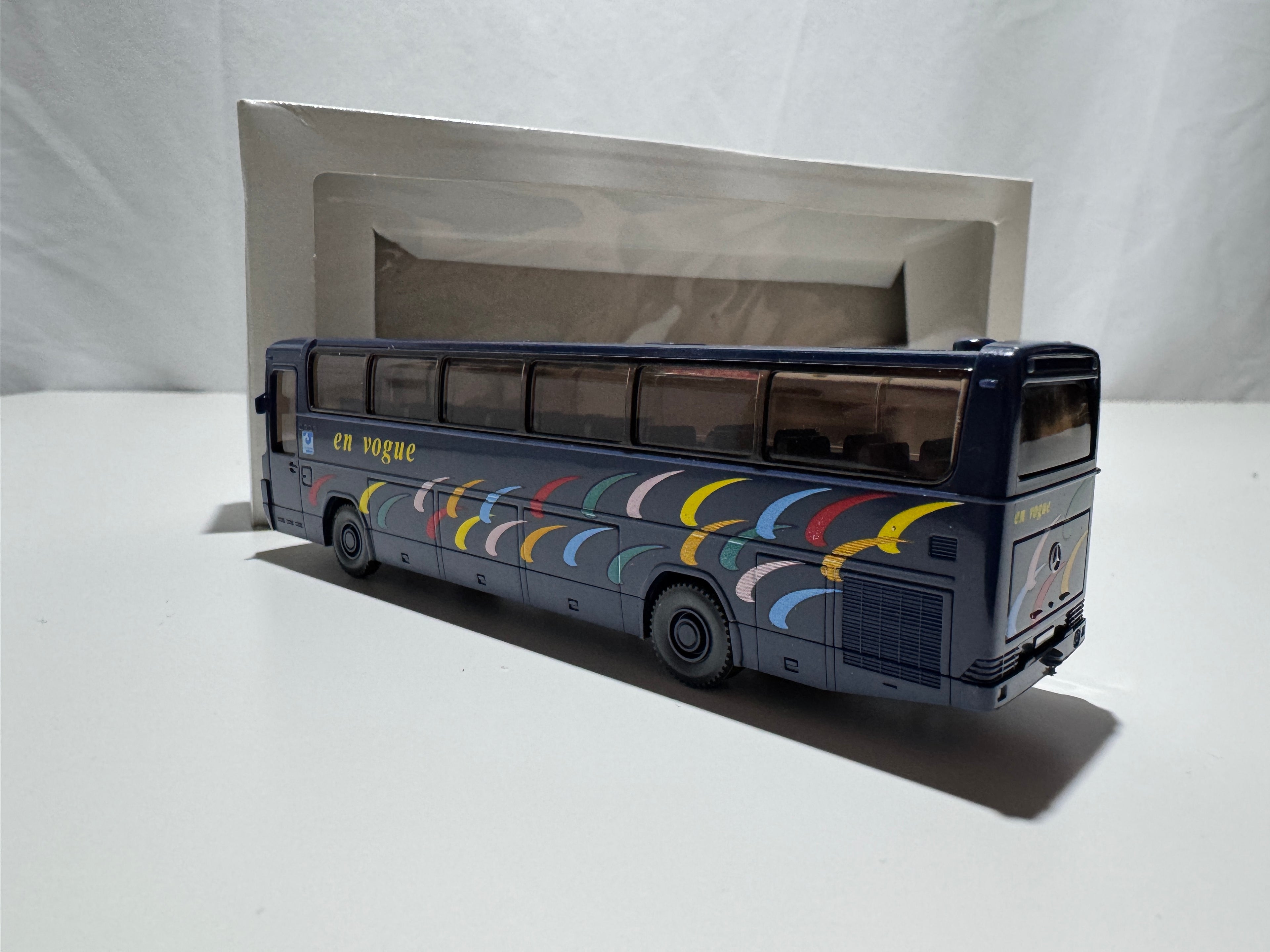 1:87 Wiking Mercedes-Benz O303 RHD Reisebus Blau OVP #572
