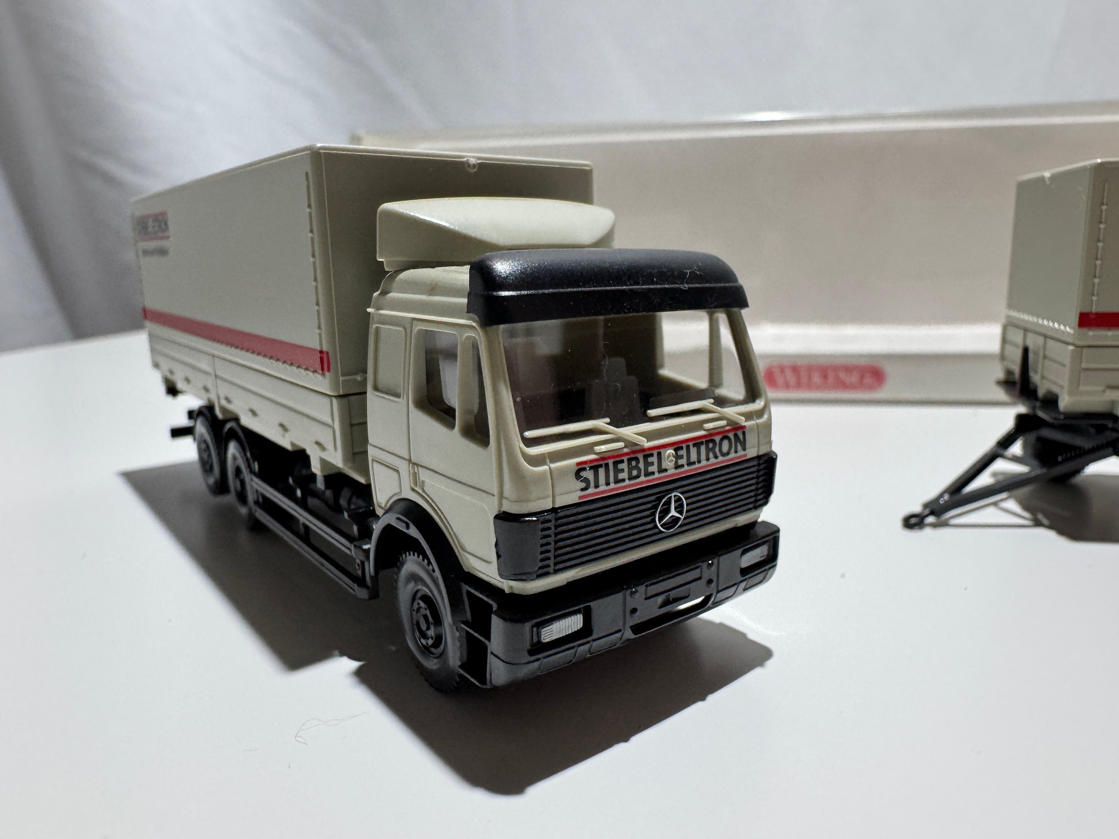 1:87 Wiking Mercedes-Benz Wechselpritschen Lastzug LKW Grau OVP #573