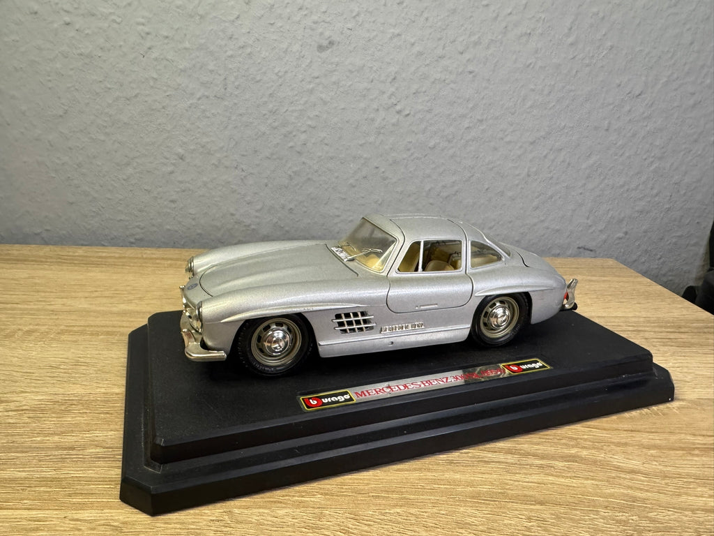 1:24 Bburago Mercedes-Benz 300 SL 1954 Silber #192