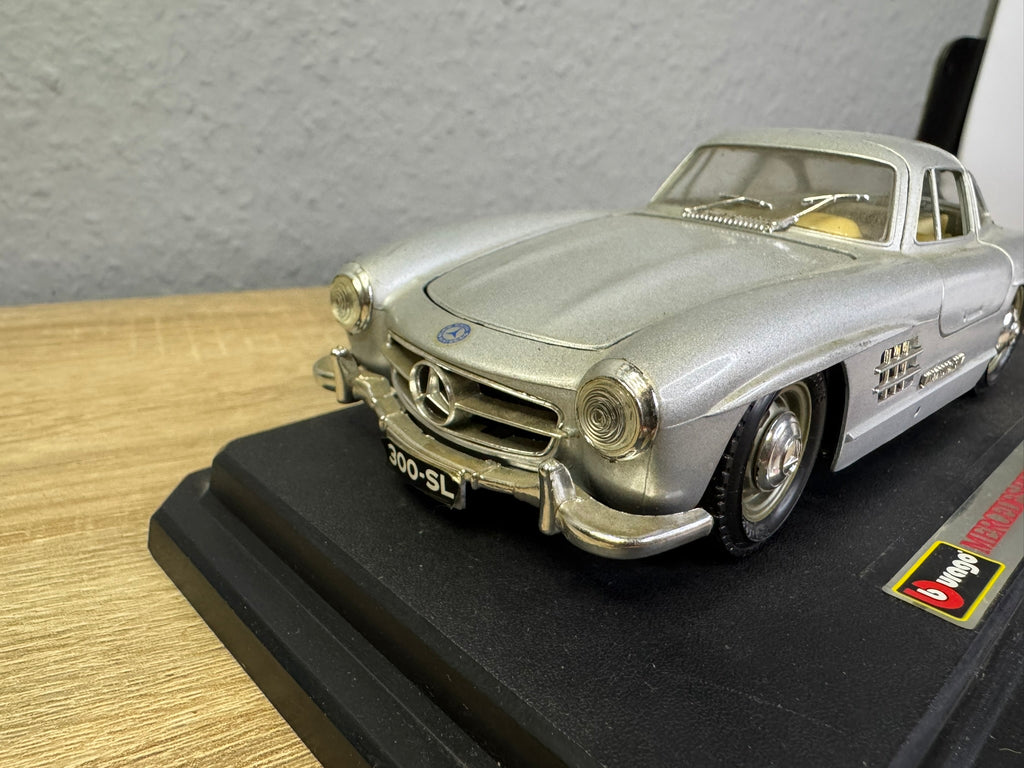1:24 Bburago Mercedes-Benz 300 SL 1954 Silber #192