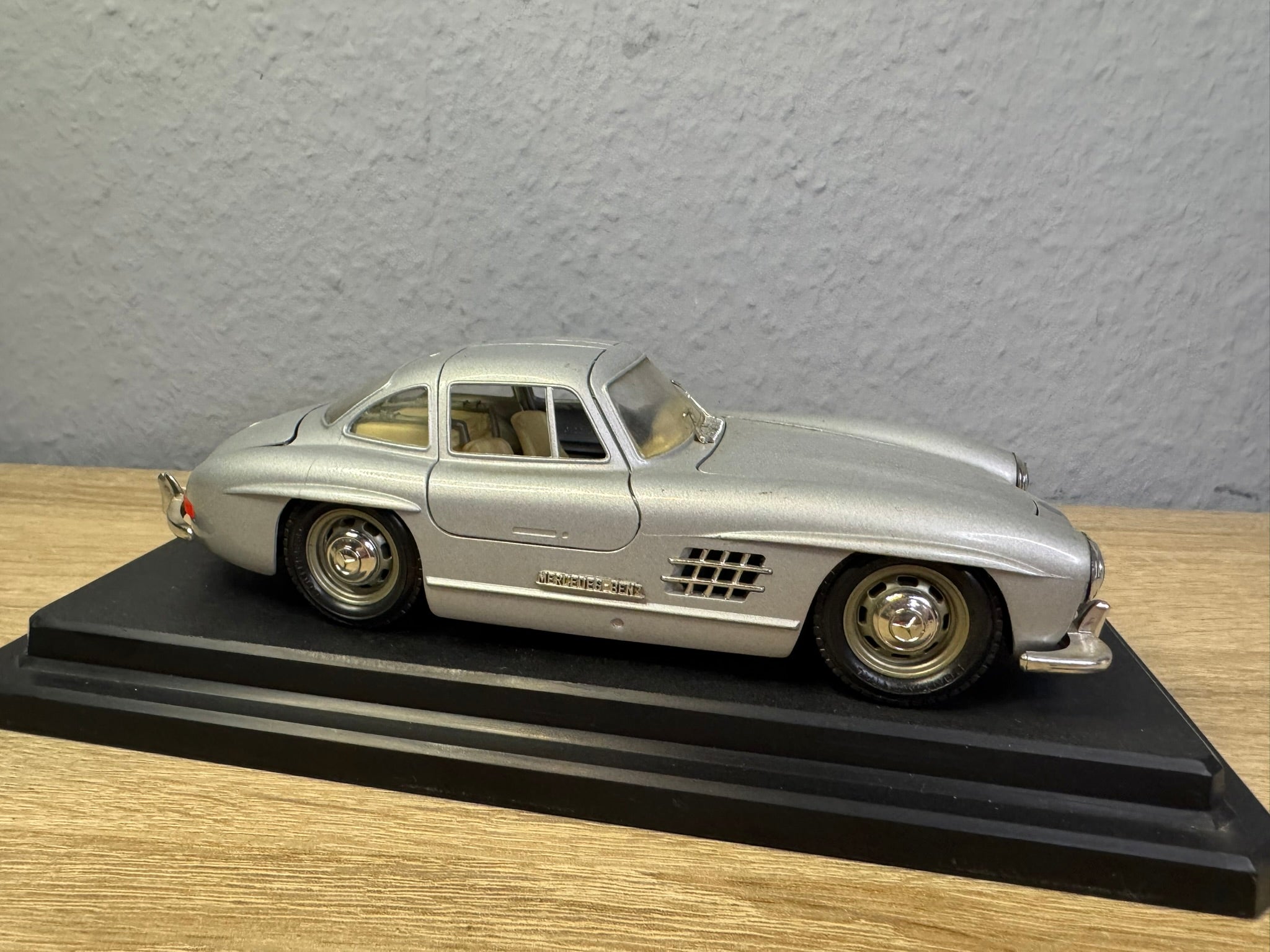 1:24 Bburago Mercedes-Benz 300 SL 1954 Silber #192