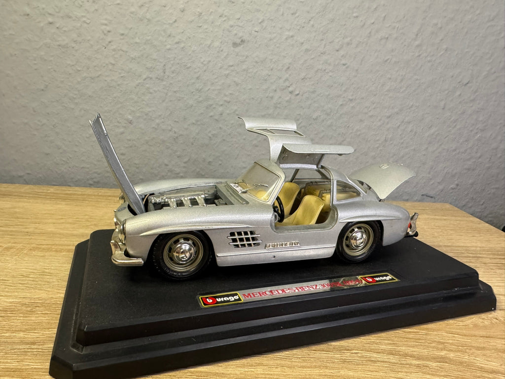 1:24 Bburago Mercedes-Benz 300 SL 1954 Silber #192