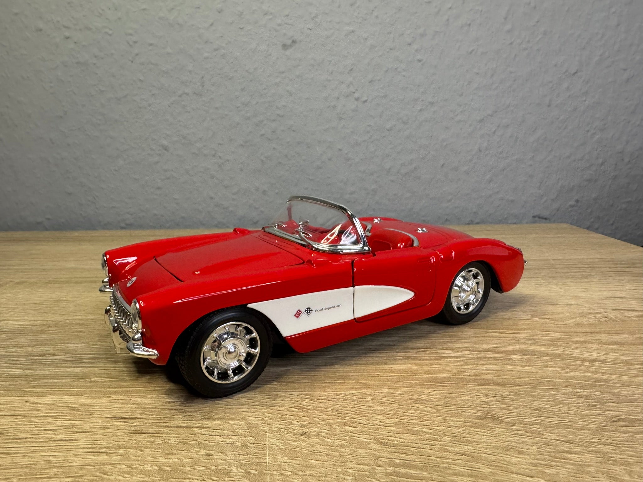 1:24 Chevrolet  Corvette 1957 Rot Cabrio Welly