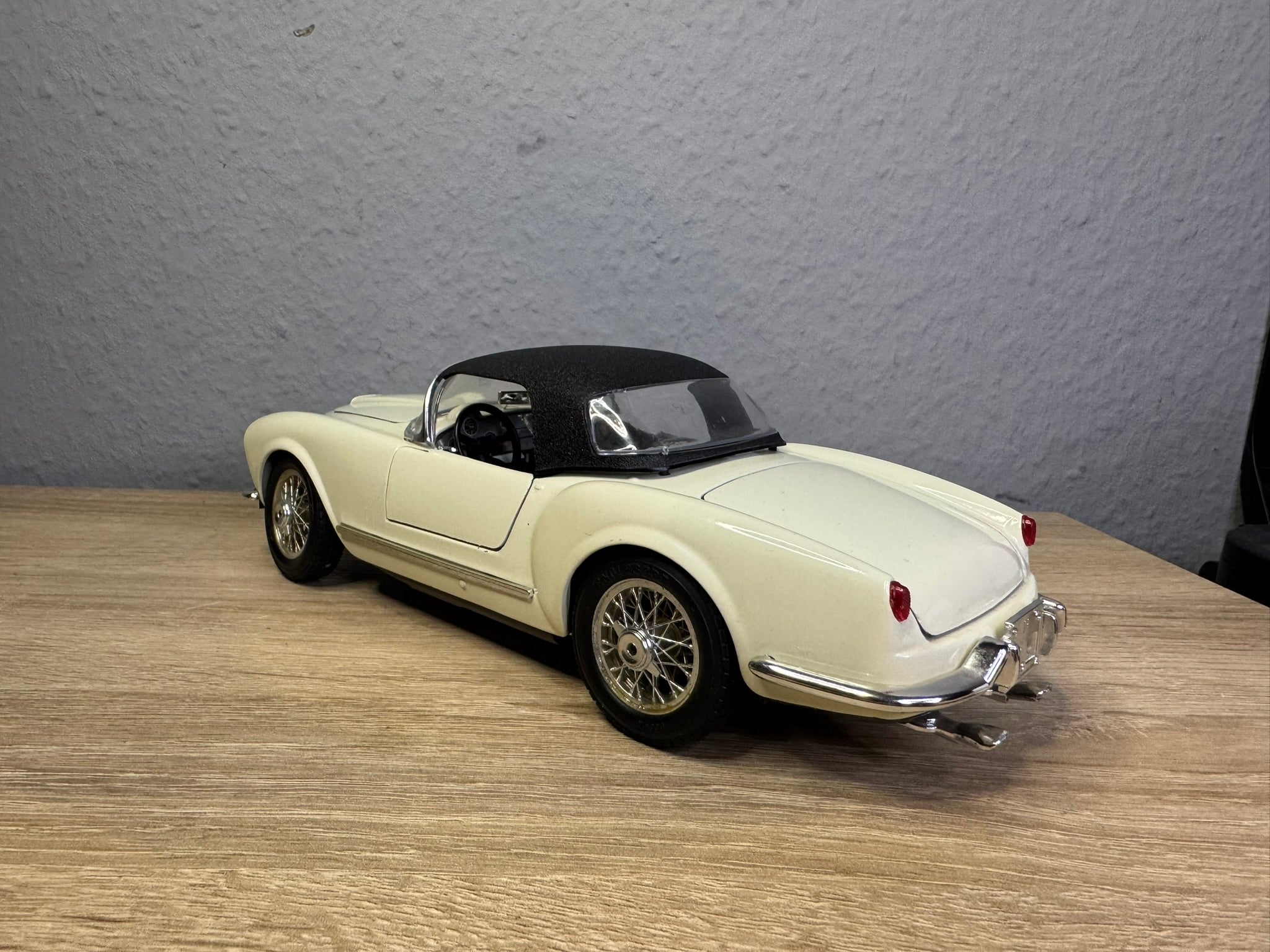 1:18 Lancia Aurelia B24 Spider 1955 Bburago