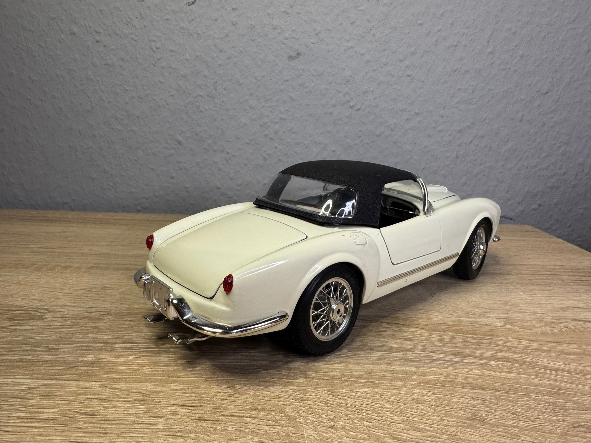 1:18 Lancia Aurelia B24 Spider 1955 Bburago