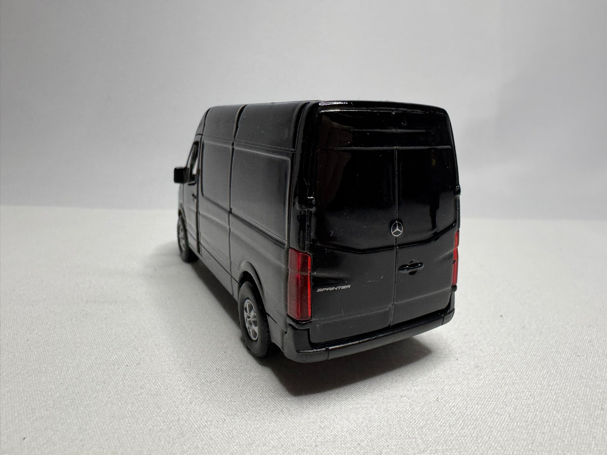1:38 Welly Mercedes-Benz Sprinter W906 Facelift Schwarz #189
