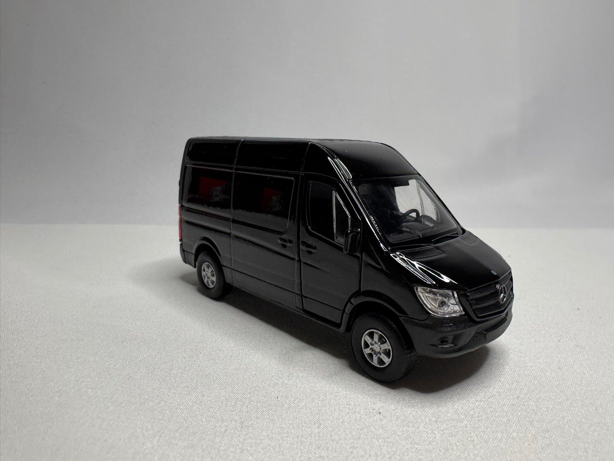 1:38 Welly Mercedes-Benz Sprinter W906 Facelift Schwarz #189