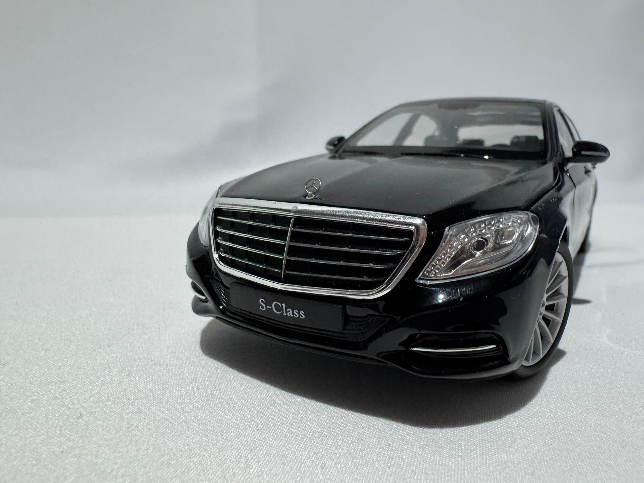 1:24 Welly Mercedes-Benz S-Klasse W222 2014-2020 Schwarz #182