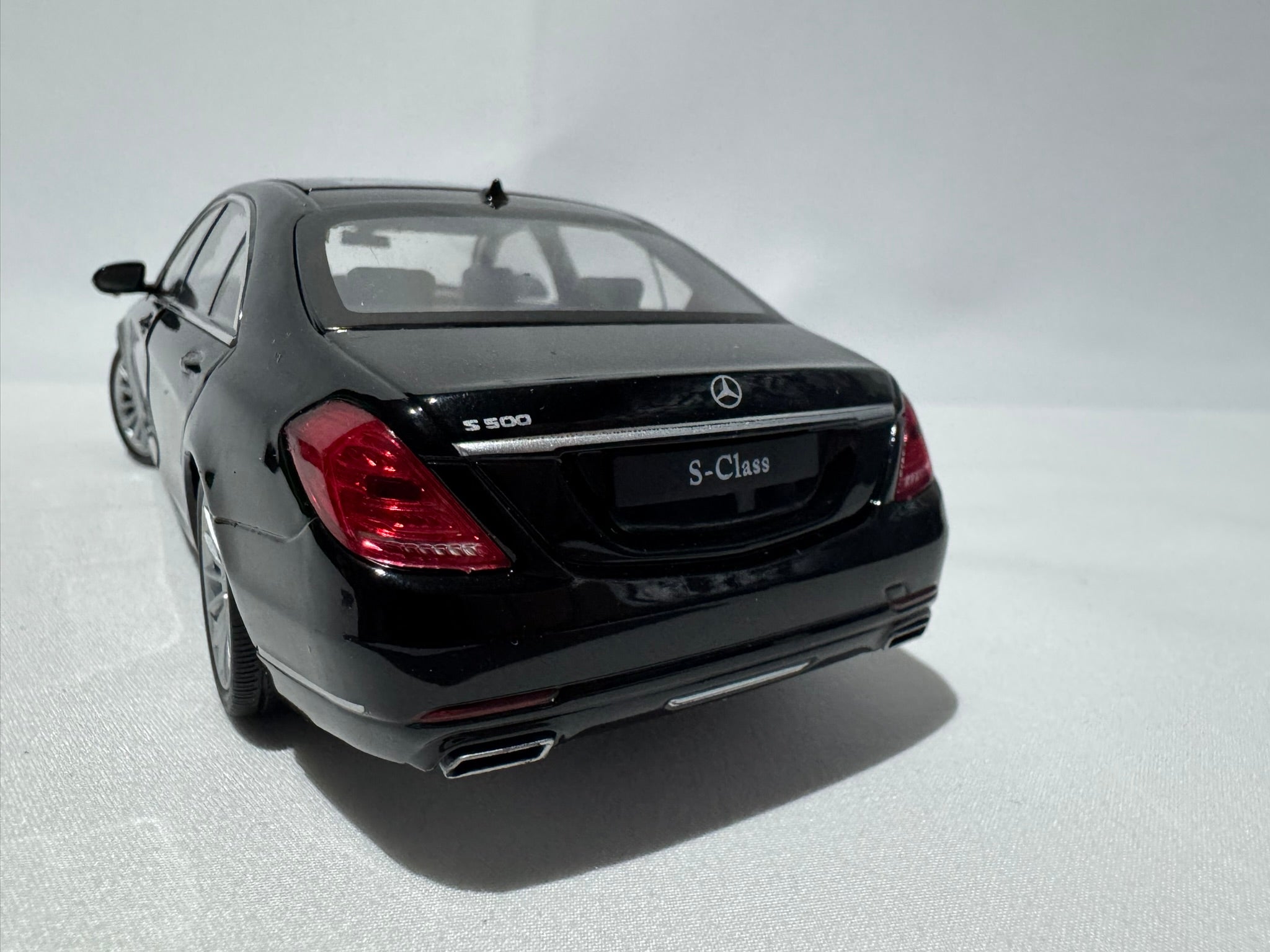 1:24 Welly Mercedes-Benz S-Klasse W222 2014-2020 Schwarz #182