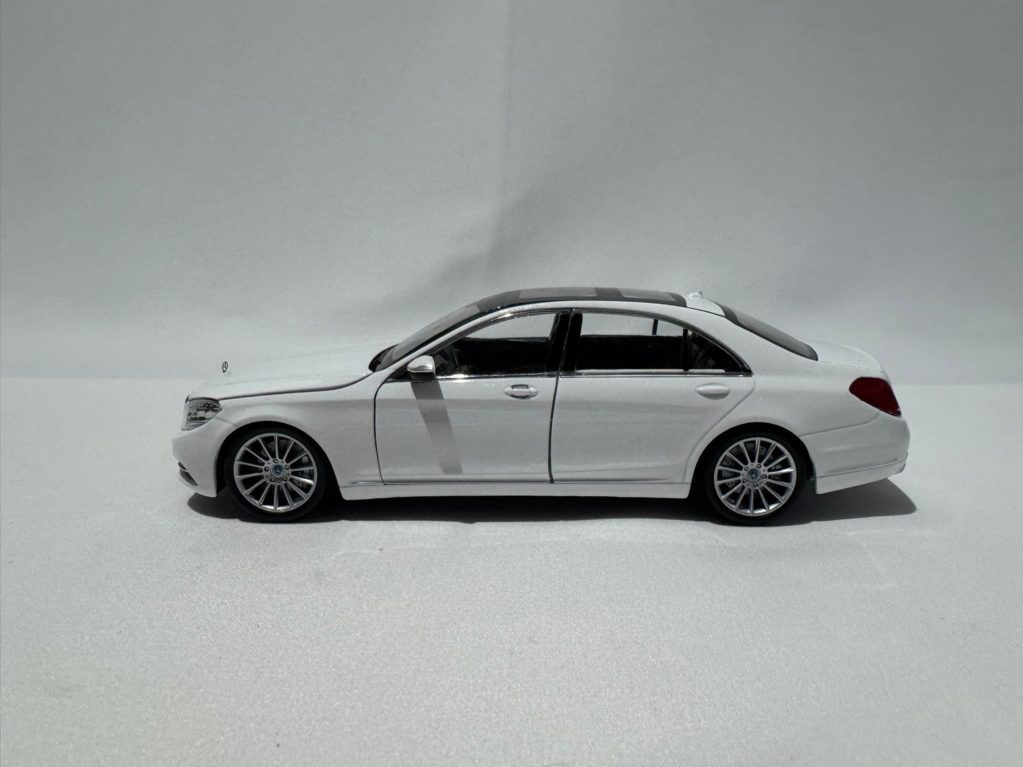 1:24 Welly Mercedes-Benz S-Klasse W222 2014-2020 Weiß #183