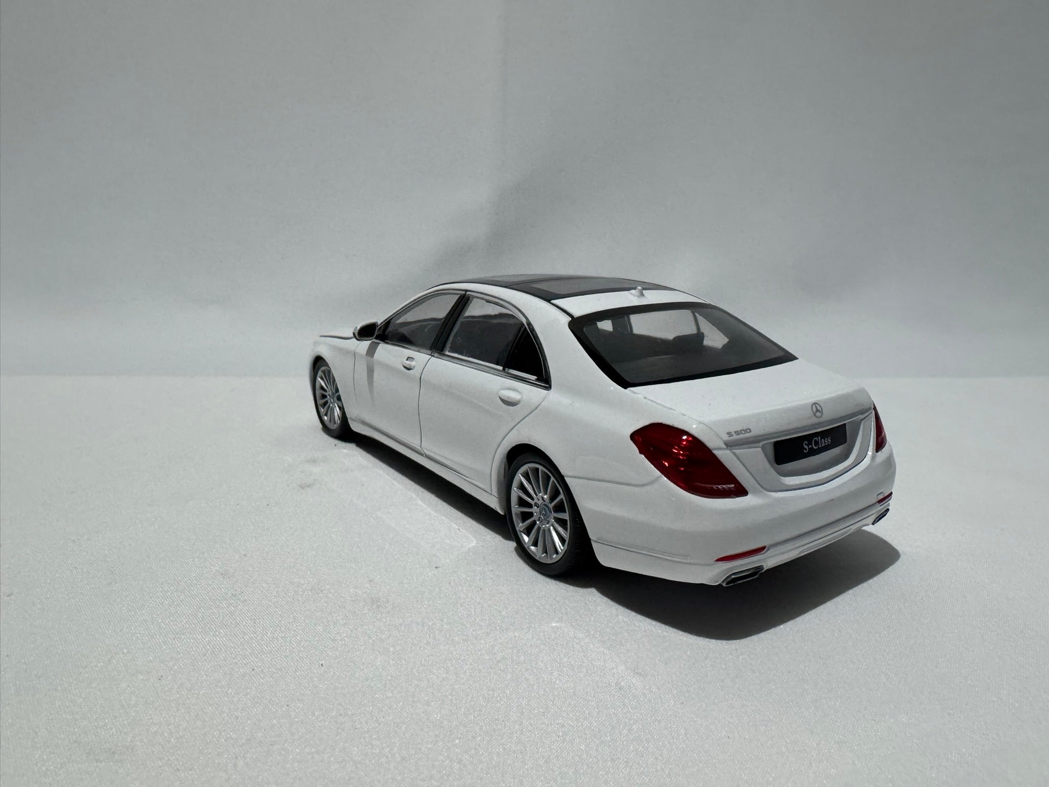 1:24 Welly Mercedes-Benz S-Klasse W222 2014-2020 Weiß #183