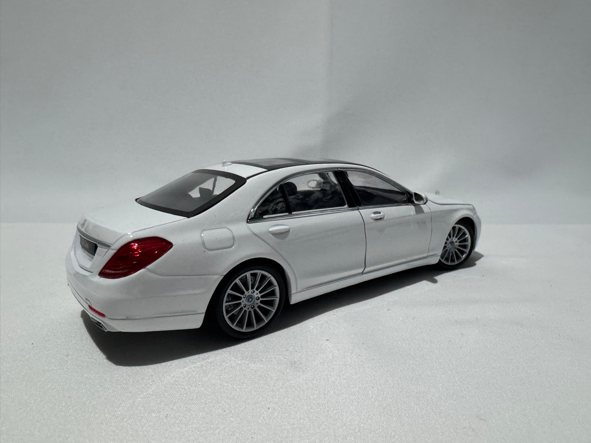 1:24 Welly Mercedes-Benz S-Klasse W222 2014-2020 Weiß #183