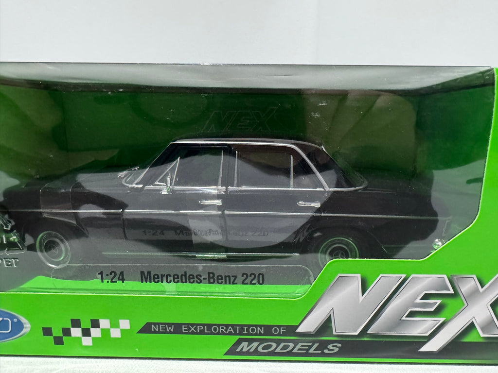 1:24 Welly Mercedes-Benz 220 W111 Sedan 1959-1968 Schwarz #186