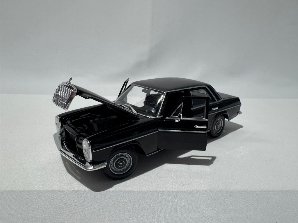 1:24 Welly Mercedes-Benz 220 W111 Sedan 1959-1968 Schwarz #186