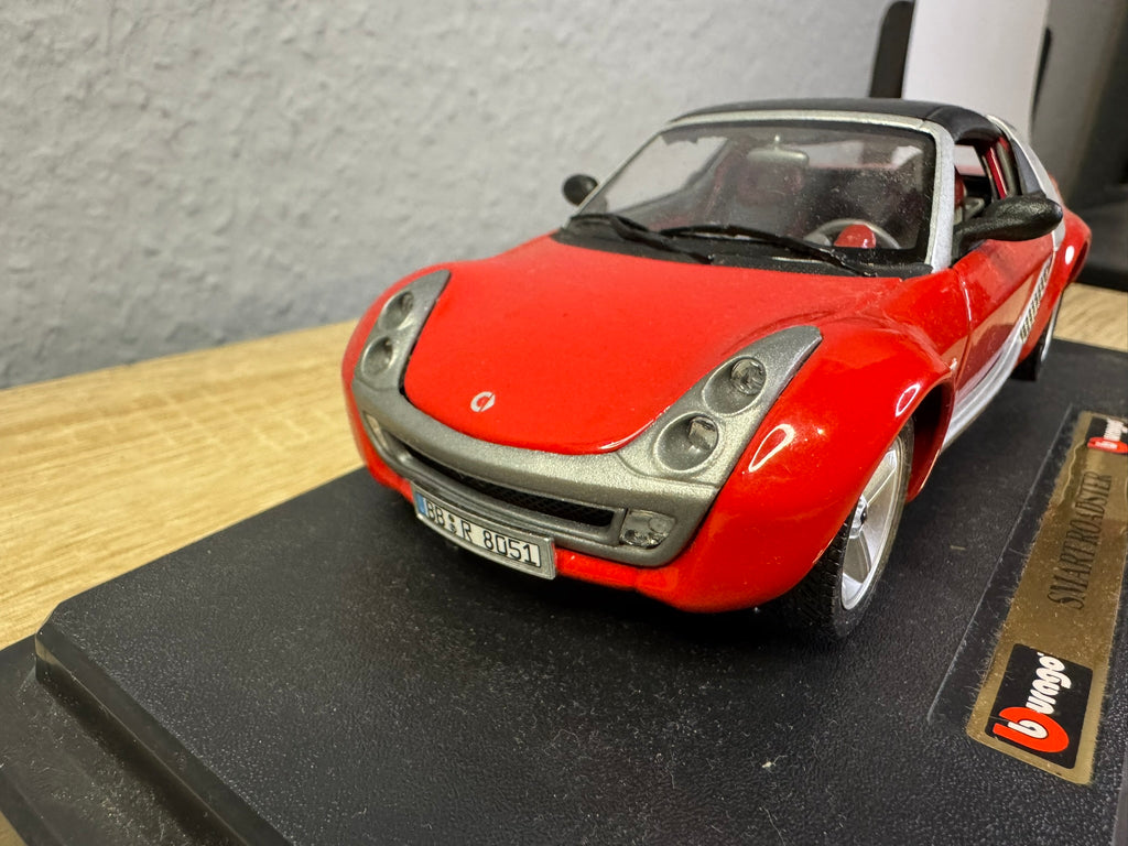 1:24 Bburago Smart Roadster Rot OVP #146