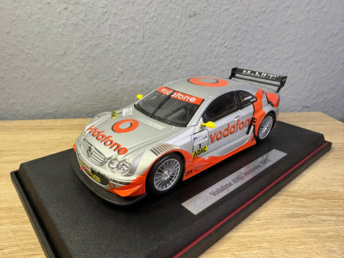 1:18 Mercedes-Benz CLK AMG Vodafone 2002 Maisto
