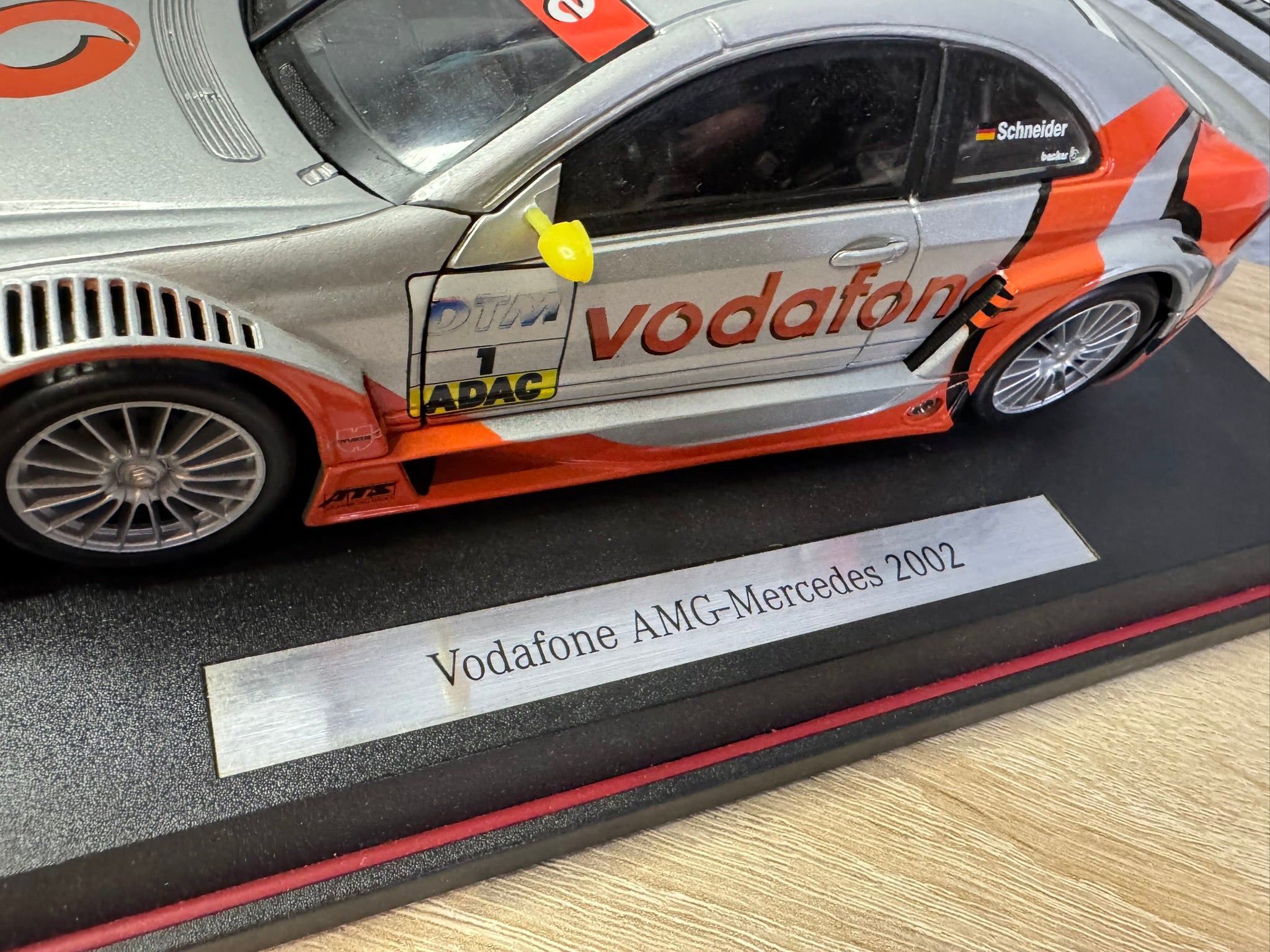 1:18 Mercedes-Benz CLK AMG Vodafone 2002 Maisto