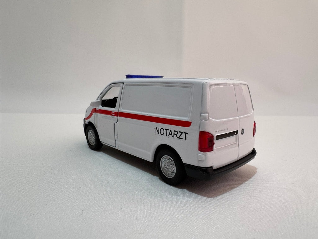 1:38 Welly VW Volkswagen Transporter T6 Notartz #002