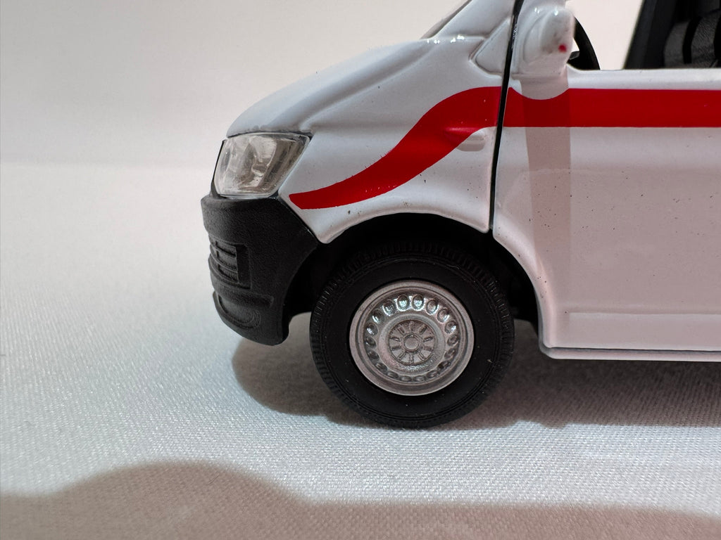 1:38 Welly VW Volkswagen Transporter T6 Notartz #002