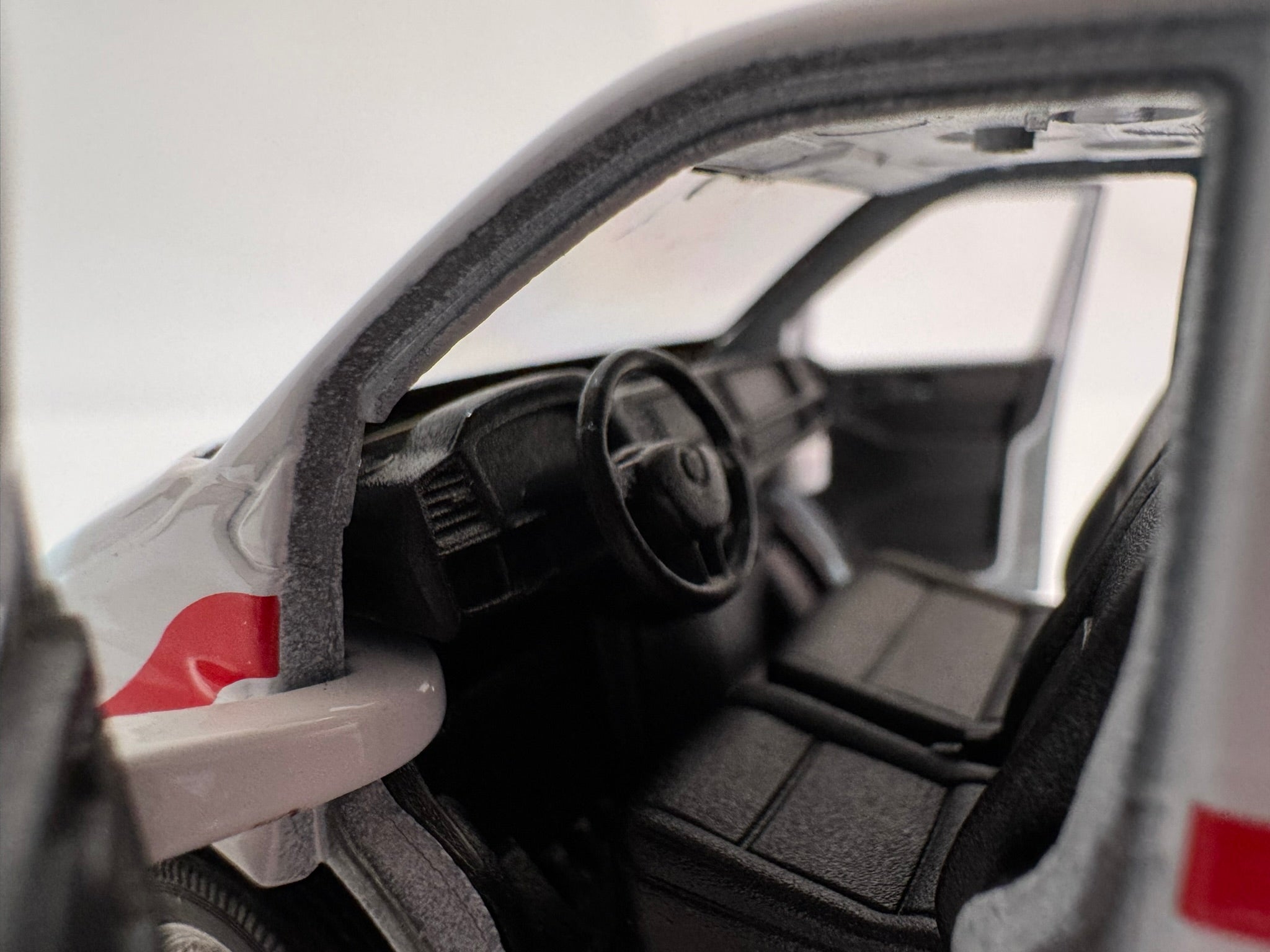 1:38 Welly VW Volkswagen Transporter T6 Notartz #002