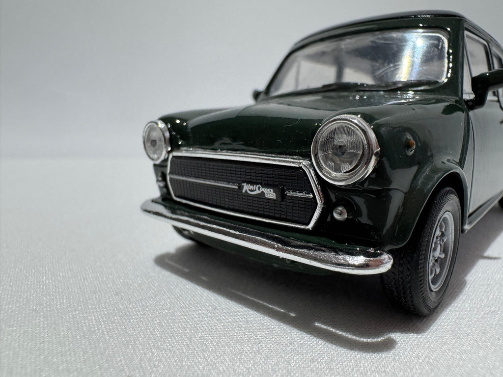 1:38 Welly Mini Cooper 1300 1990-1996 Grün-Schwarz #008