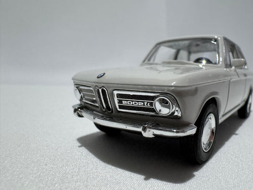 1:38 Welly BMW 2002ti 1966-1977 Weiẞ #010