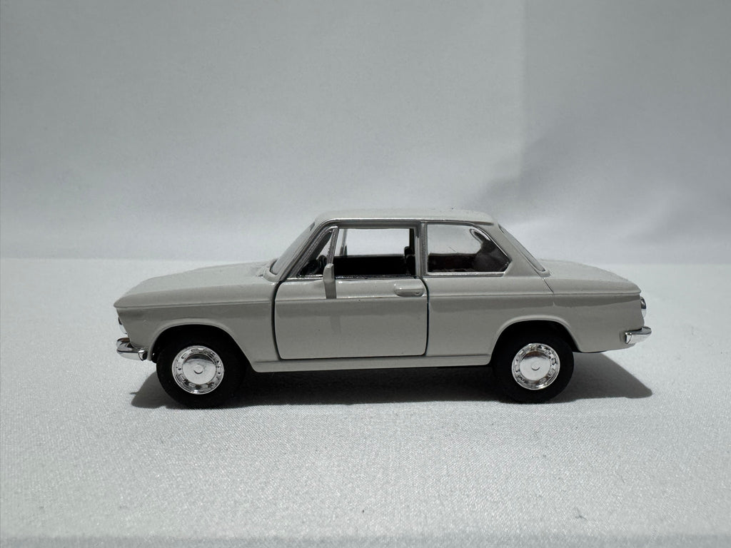 1:38 Welly BMW 2002ti 1966-1977 Weiẞ #010