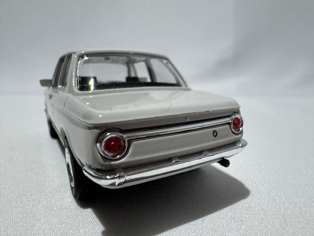 1:38 Welly BMW 2002ti 1966-1977 Weiẞ #010