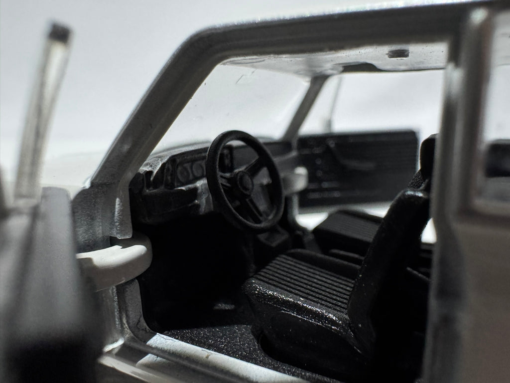 1:38 Welly BMW 2002ti 1966-1977 Weiẞ #010