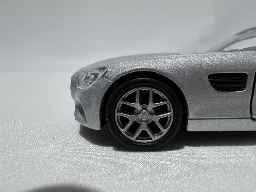 1:38 Welly Mercedes-Benz AMG GT 2015-2025 Silber #012