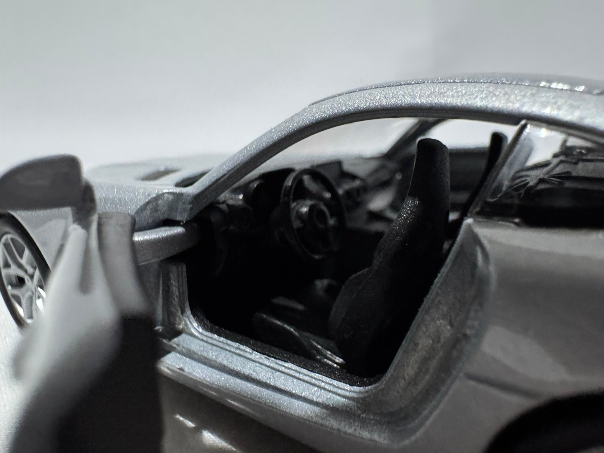 1:38 Welly Mercedes-Benz AMG GT 2015-2025 Silber #012