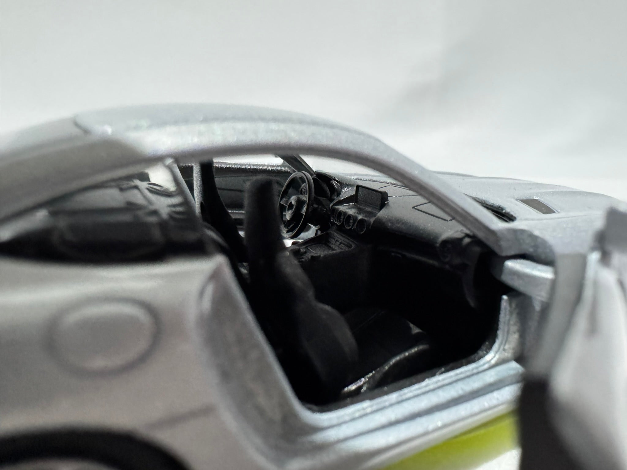 1:38 Welly Mercedes-Benz AMG GT 2015-2025 Silber #012