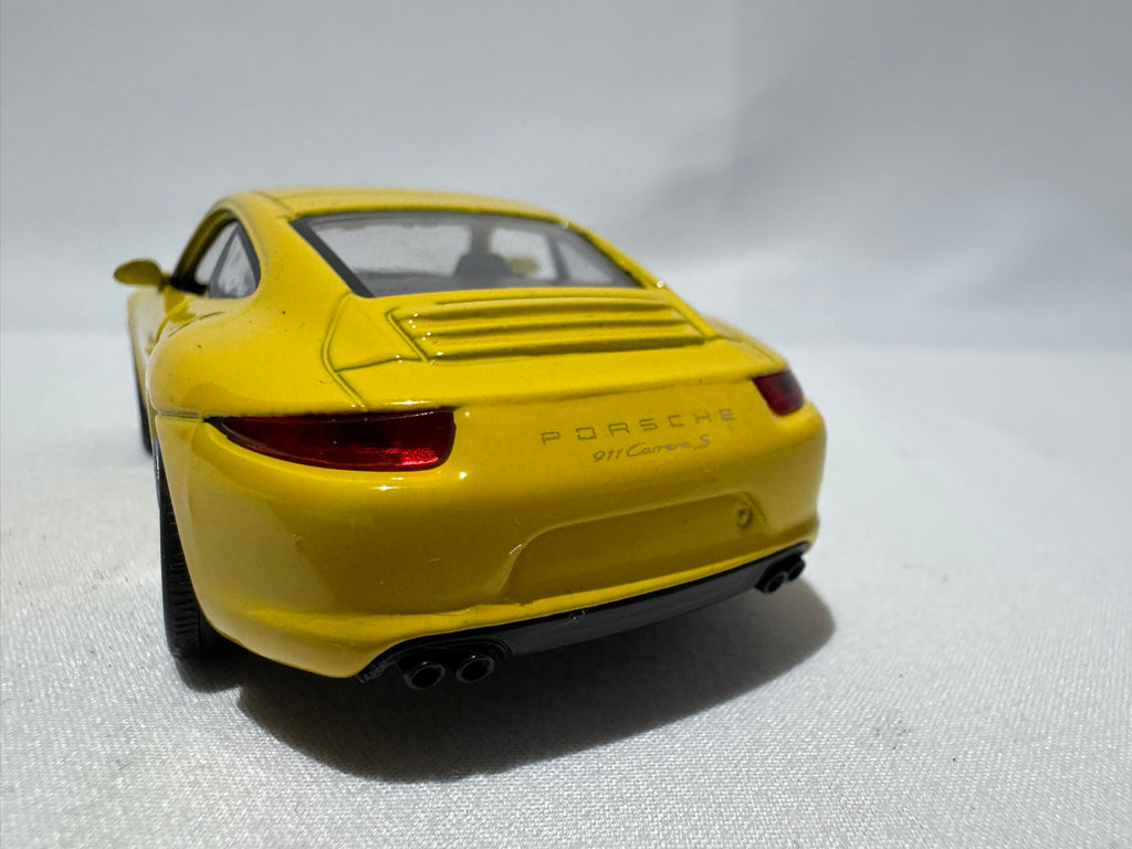 1:38 Welly Porsche 911(991) Carrera S 2011-2019 Gelb #017