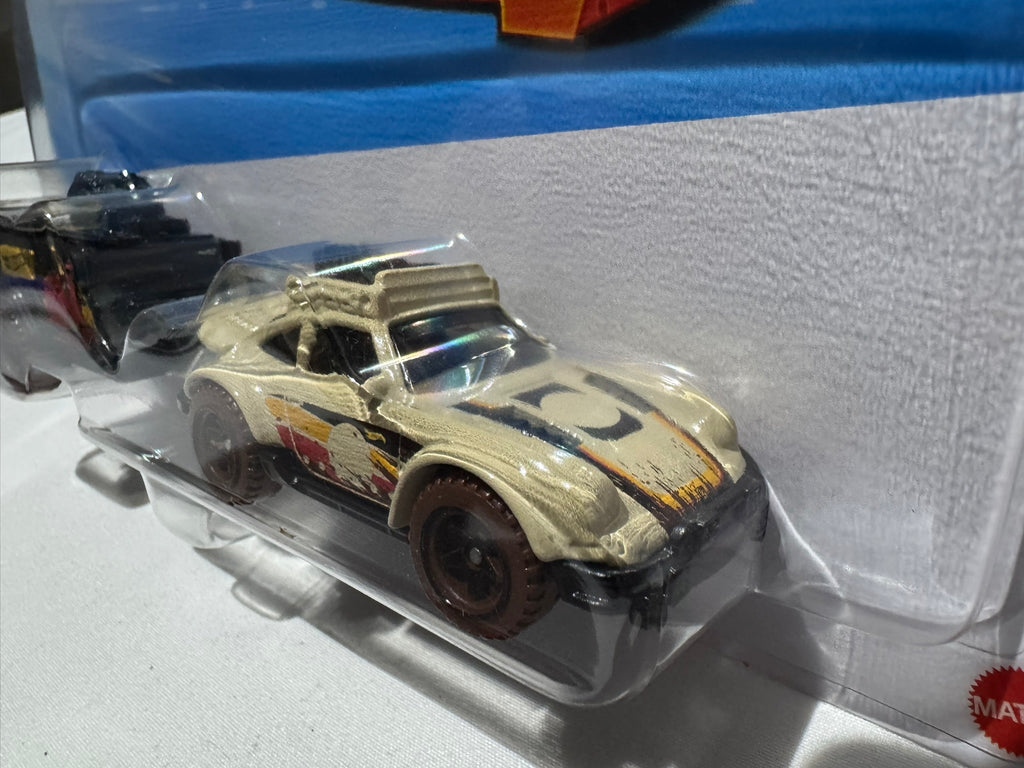 1:64 Hot Wheels Track Fleet Porsche 911 Off-Roader mit Wohnwagen #020