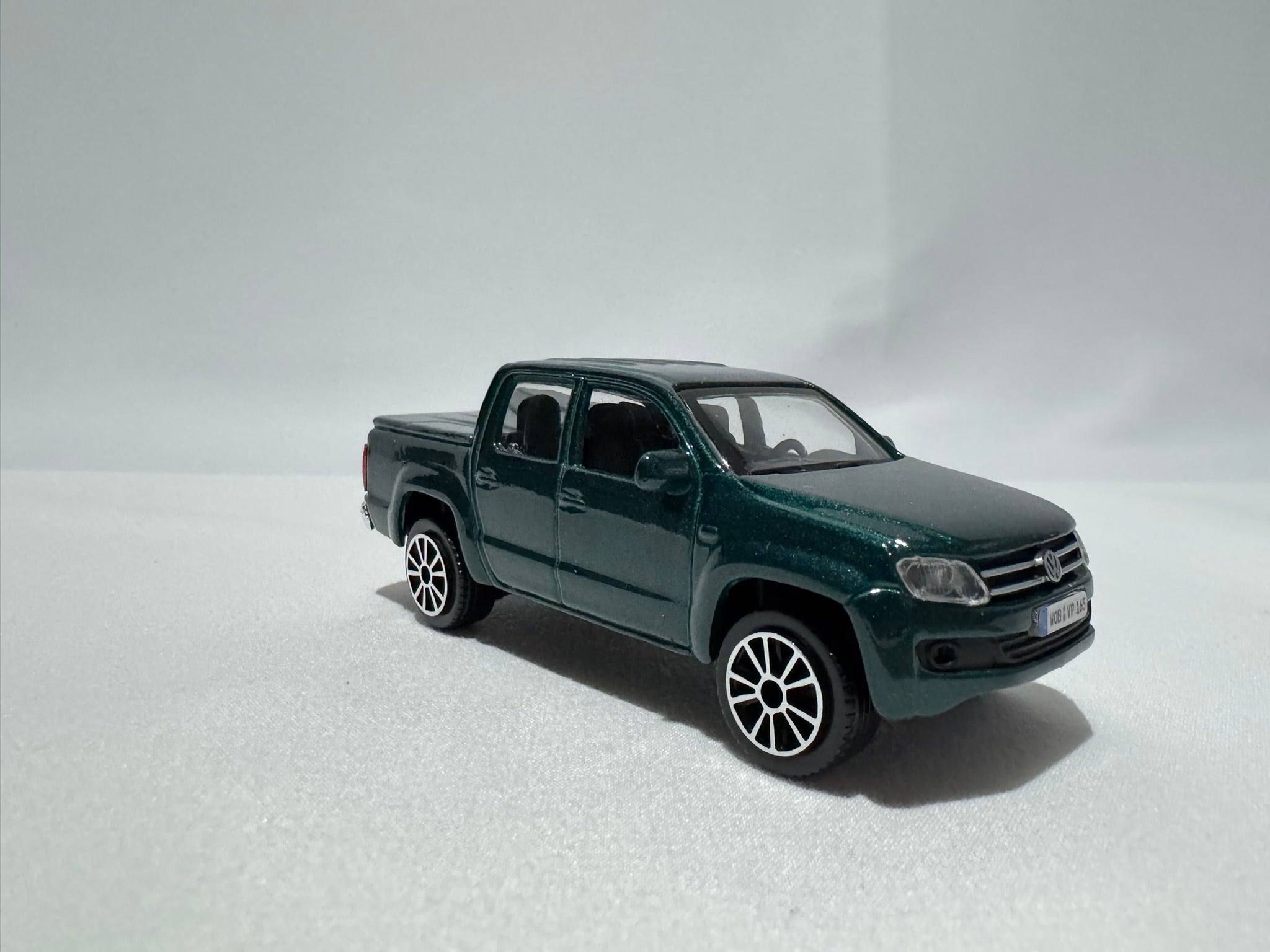 1:43 Bburago VW Volkswagen Amarok Grün #025