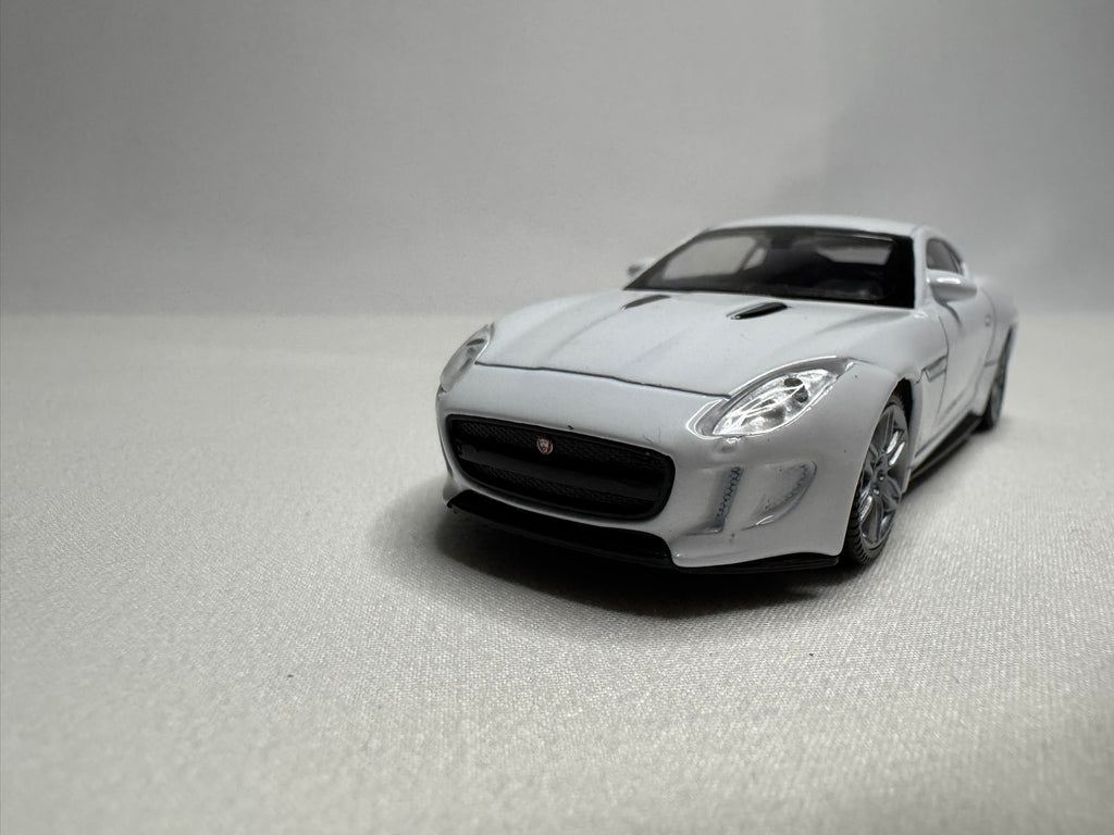 1:43 Welly Jaguar F-Type Coupe 2014-2019 Weiß #027