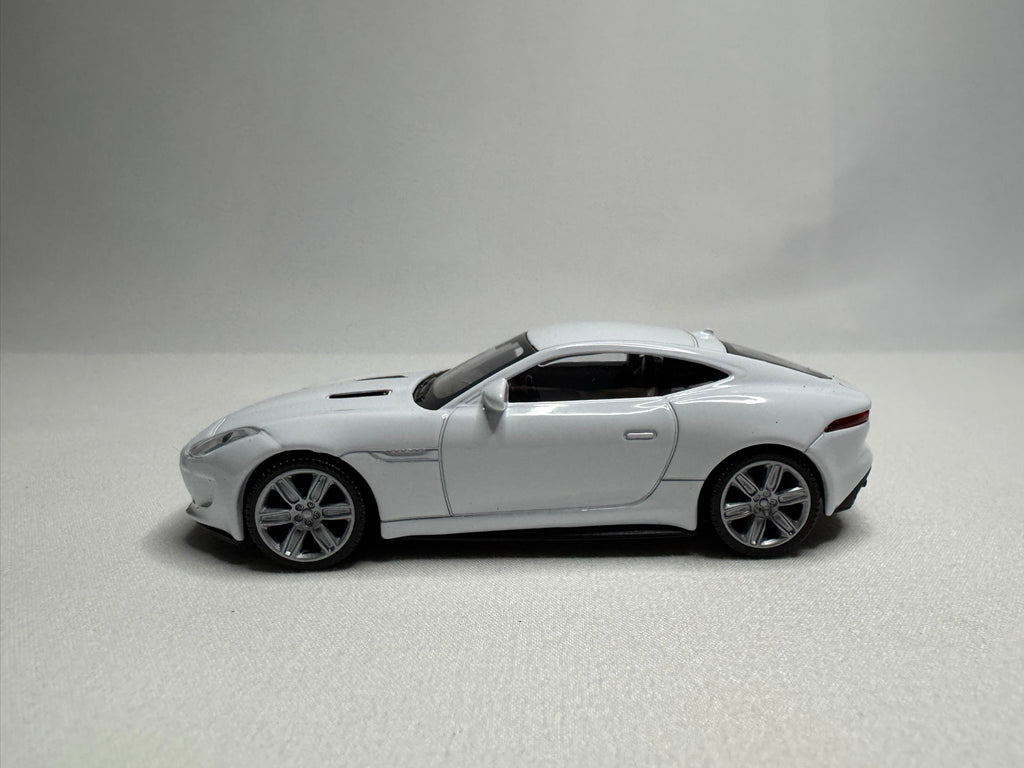 1:43 Welly Jaguar F-Type Coupe 2014-2019 Weiß #027