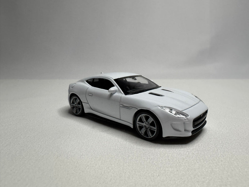 1:43 Welly Jaguar F-Type Coupe 2014-2019 Weiß #027