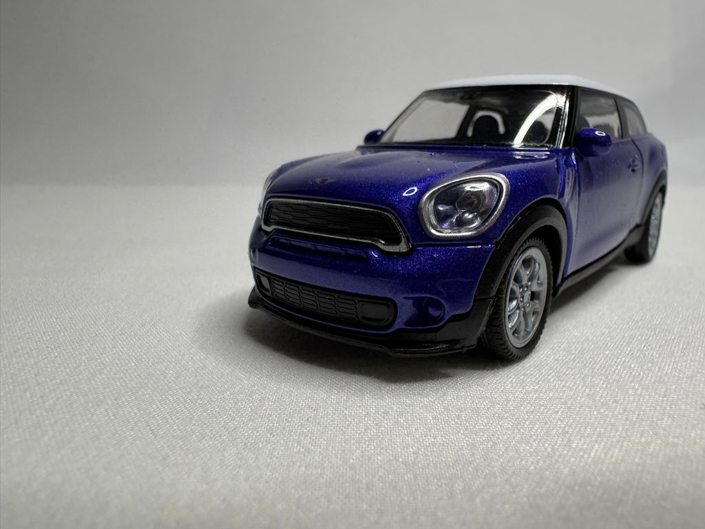 1:43 Welly Mini Cooper S Paceman 2013-2016 Blau-Weiß #030