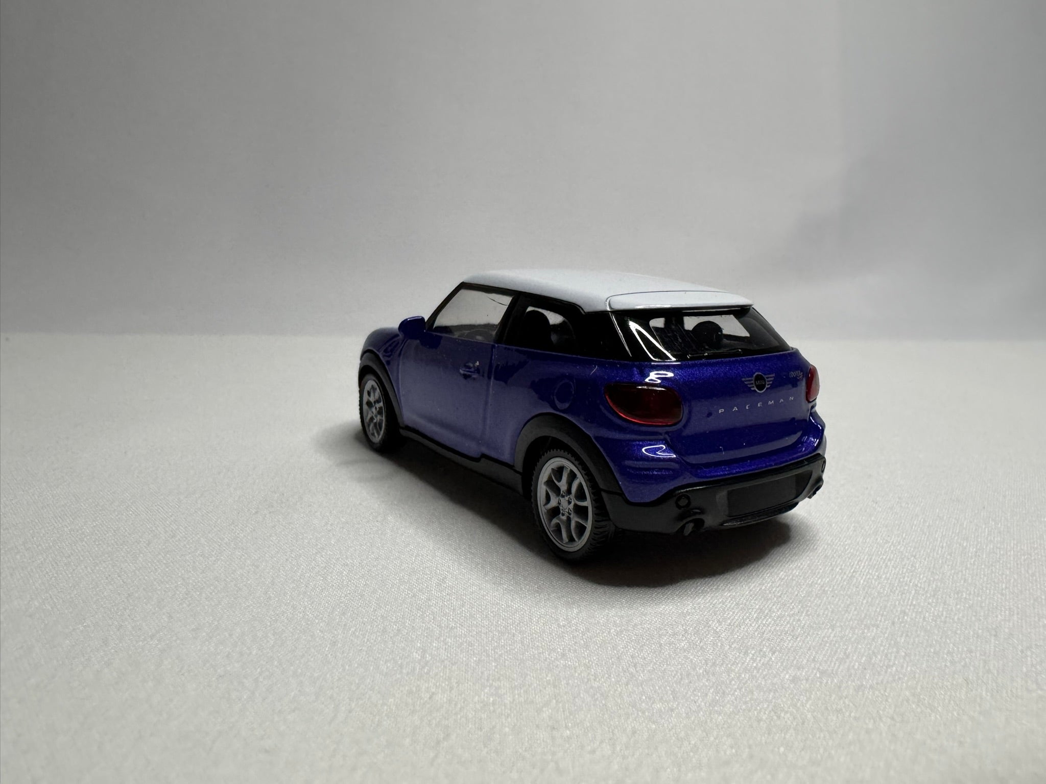 1:43 Welly Mini Cooper S Paceman 2013-2016 Blau-Weiß #030