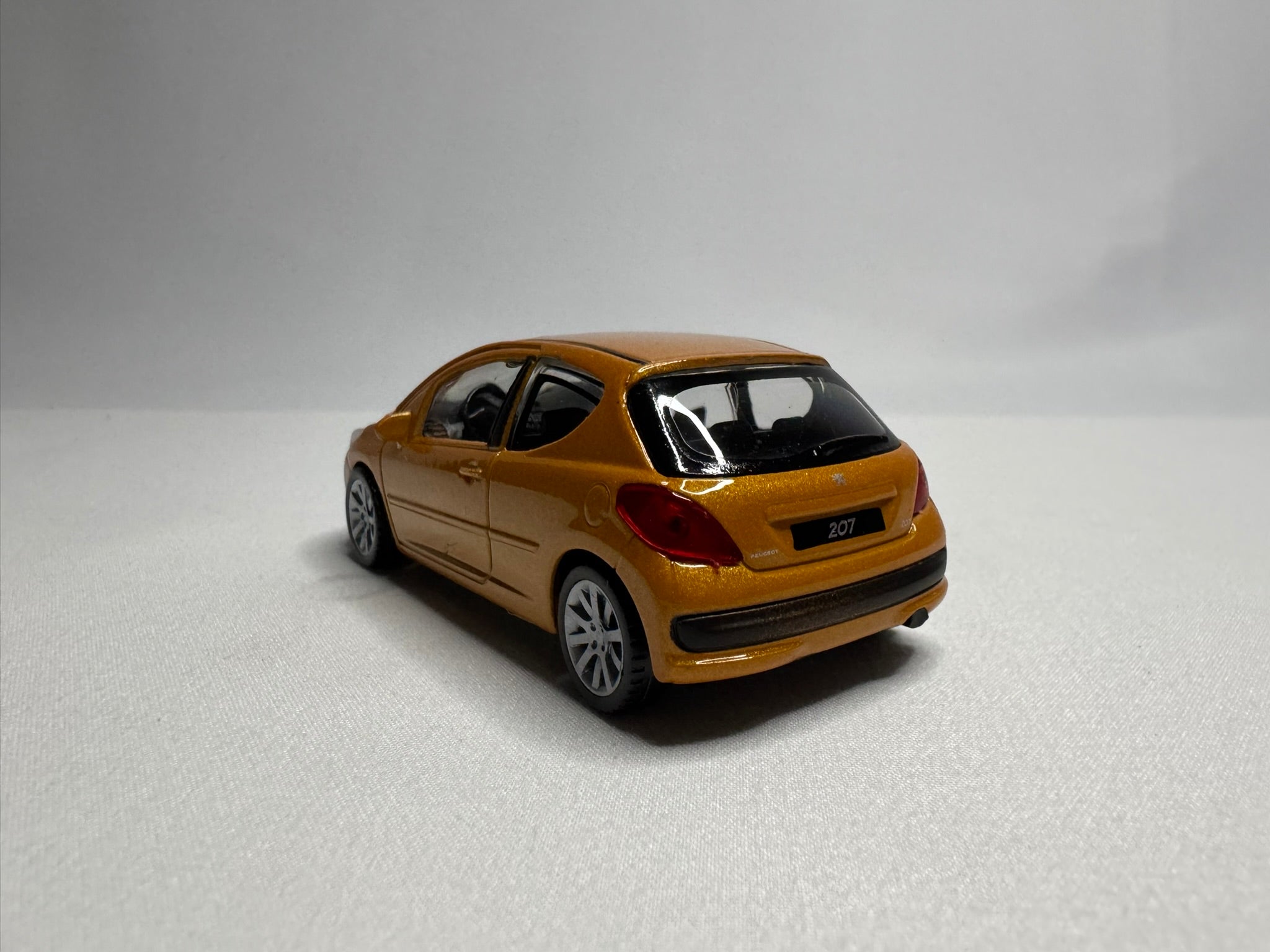 1:43 Welly Peugeot 207 2006-2015 Orange #034