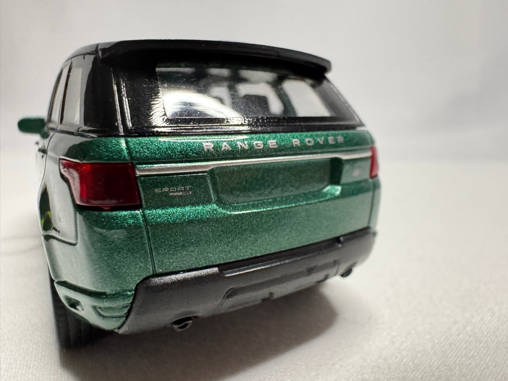 1:38 Welly Range Rover Sport 2013-2022 L494 Grün-Schwarz #041