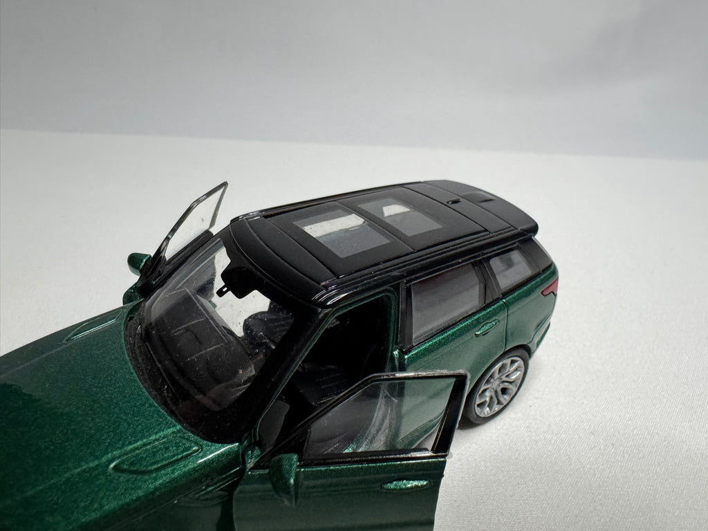 1:38 Welly Range Rover Sport 2013-2022 L494 Grün-Schwarz #041