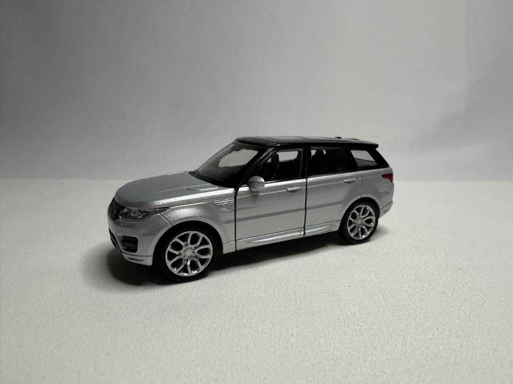 1:38 Welly Range Rover Sport 2013-2022 L494 Silber-Schwarz #105