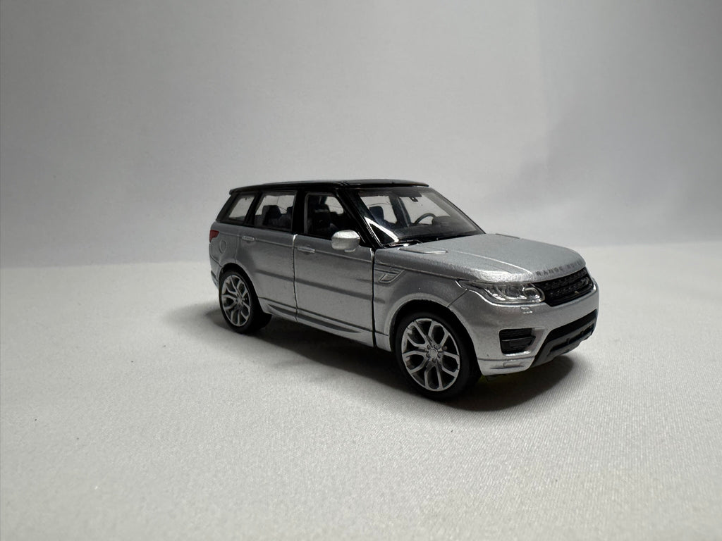 1:38 Welly Range Rover Sport 2013-2022 L494 Silber-Schwarz #105